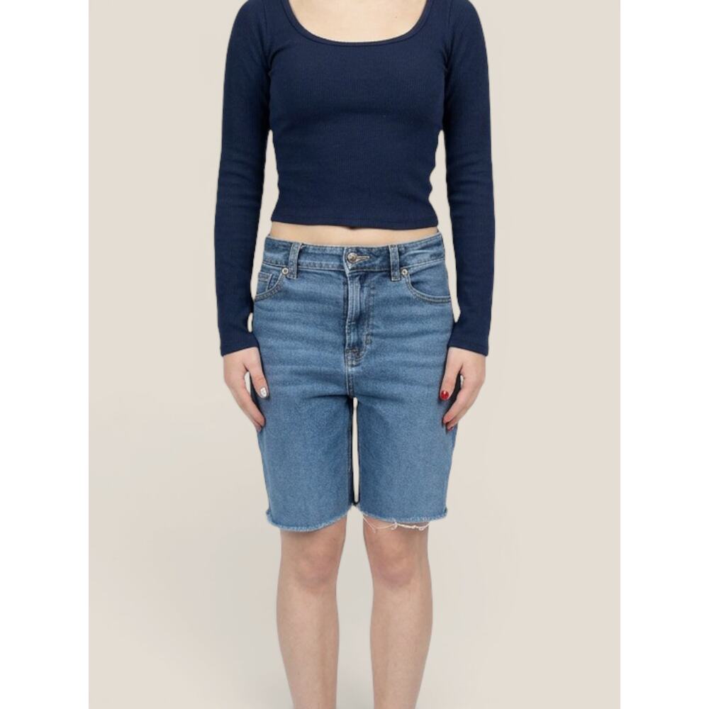 American Eagle Mom Jean Shorts Size 0 High Rise Medium Wash Bermuda Jorts
